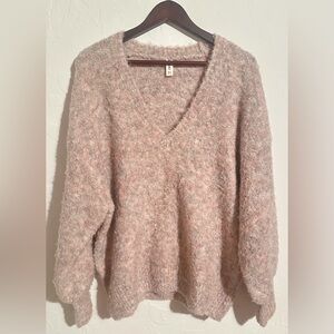 KIVARI Soft Fuzzy V-Neck Sweater Blush Neutral Size 6